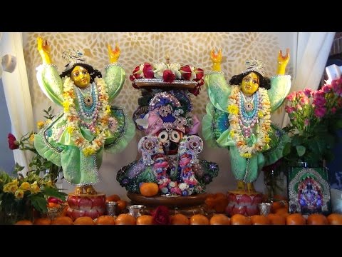 Видео: Мангала-арати - Ретрит Святого имени с Е.С. Бхакти Вигьяной Госвами - 07.05.2016 - Часть 14