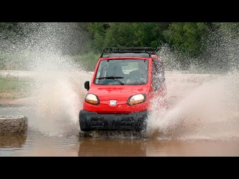 Видео: Bajaj Qute - суровая индийская мотоколяска! Тест-драйв via ATDrive