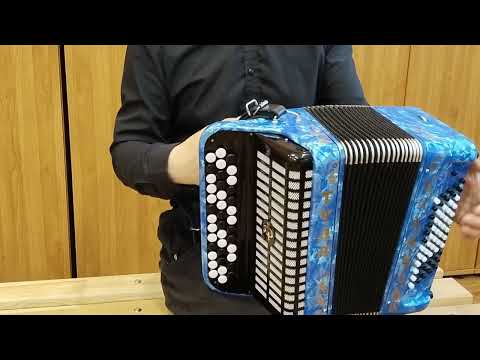 Видео: Баян Тула БН-42 ученический. Обзор, или позор.