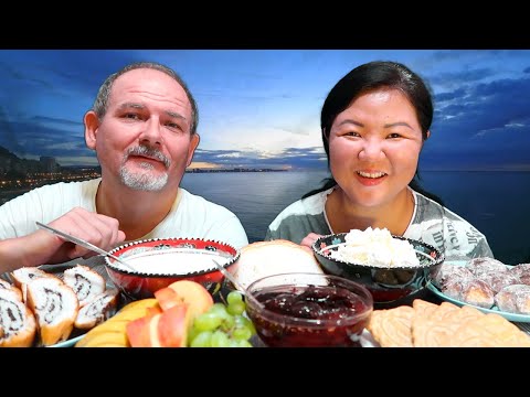 Видео: МУКБАНГ инжировое варенье, творог, пряники, рулет/ Могли бы мы быть вегетарианцами?/ MUKBANG fig jam