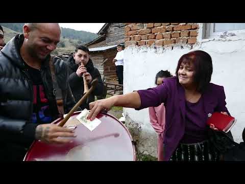 Видео: ЧЕСТИТО НА ХРИСИ И МАРИН 1 ЧАСТ