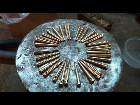 Видео: Как сделать концевик шнурка (чейп) / How to make a lace tag (chape)