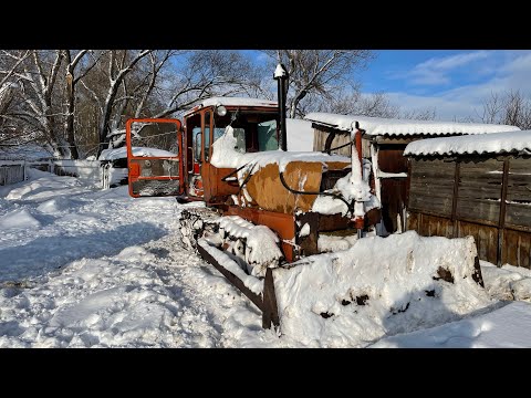 Видео: Дт-75 Расчистка снега