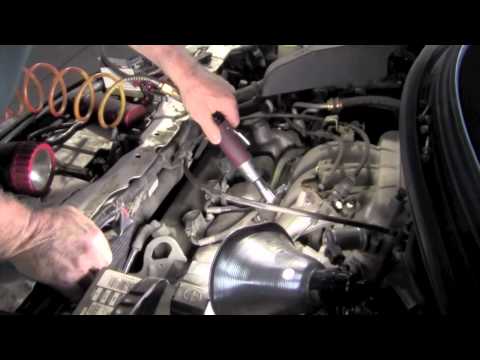 Видео: Водяной насос Mazda MPV