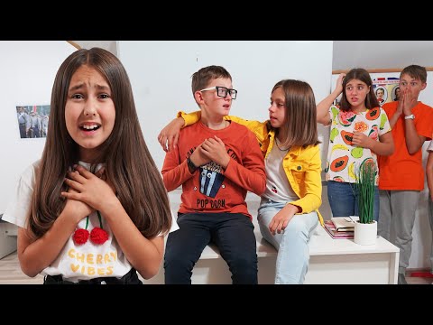 Видео: ЕВУ ХОЧЕТ ПРОУЧИТЬ БЫВШАЯ ДЕВУШКА САВЫ! РАЗБОРКИ В ШКОЛЕ!