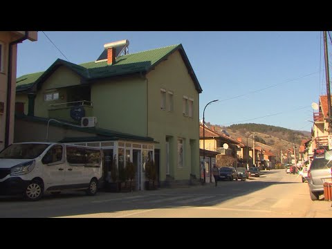 Видео: ПОЛИТИКА, ПАРИ, ШВЕРЦ: Зелената куќа во Крива Паланка од која се раководи шверцот на тутун