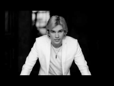 Видео: Александр Бичёв - "Luna"