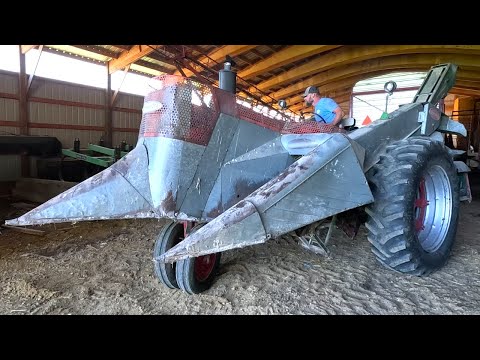 Видео: Монтируем кукурузоуборочный комбайн к сбору урожая кукурузы 2025 года!