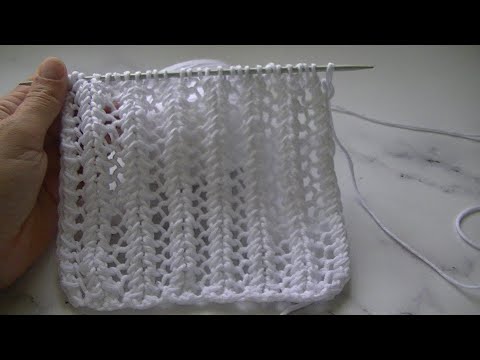 Видео: КРАСИВЫЙ АЖУРНЫЙ УЗОР СПИЦАМИ.