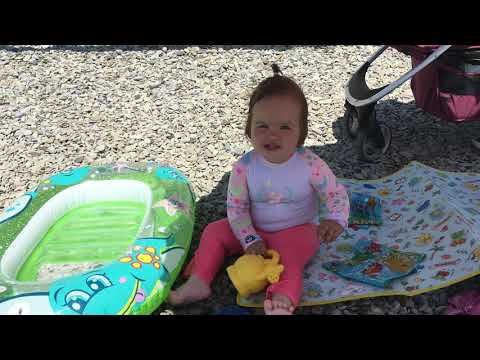 Видео: Игры для ребенка в 1 год и 2 месяца