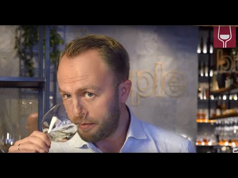 Видео: Как научиться дегустировать вино? Вайнхак от Евгения Богданова