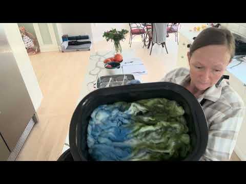 Видео: Крашу мериносовые косы superwash 19 микрон. Часть 2.