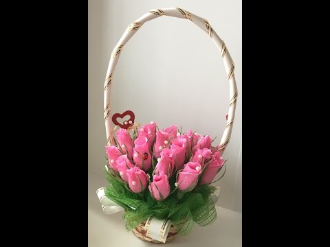 Видео: Корзина с бутонами роз из конфет