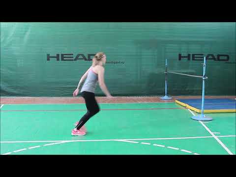 Видео: Прыжок в высоту с разбега способом "перешагивание".  7-9 класс