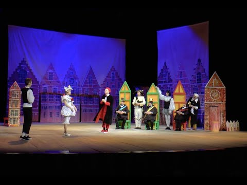 Видео: "Три толстяка". Спектакль