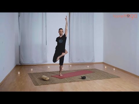 Видео: Пози на баланс в Ащанга виняса йога