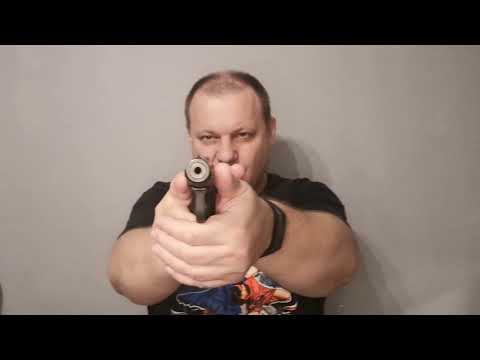Видео: Особенности хвата пистолета