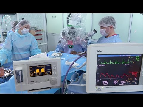Видео: Хирургу из Новосибирска Елене Щёкиной установили в голове огромную титановую пластину