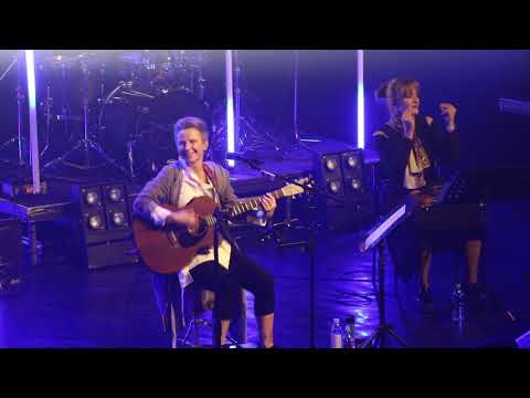 Видео: Где-то за тучами. Сурганова и Оркестр. 01.10.2020. Питер ДК Ленсовета. MVI 6270