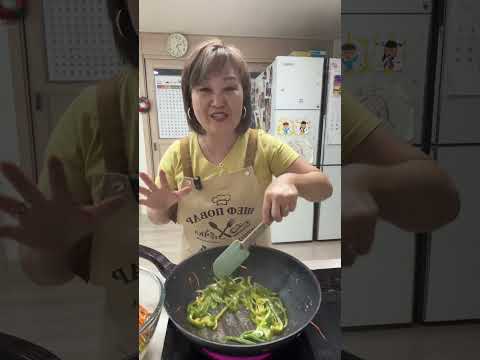 Видео: Салат из кабачков с овощами по-корейски