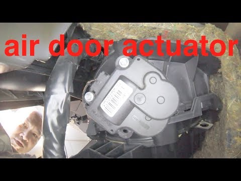 Видео: Щелкающий шум на панели приборов | Замена привода воздушной заслонки Chevy Impala Malibu √ Fix it...