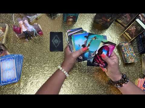 Видео: МУЖЧИНА МЛАДШЕ, ЖЕНЩИНА СТАРШЕ 💞 О ЧЕМ БОЛИТ  ЕГО ДУША #валентинабарбакадзе #мужчинамладше #таро