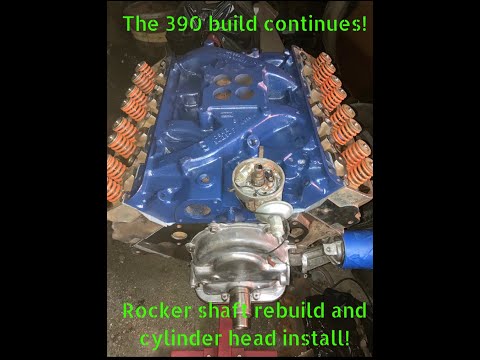 Видео: Ремонт коромысла Ford 390, установка головки блока цилиндров и впускного коллектора