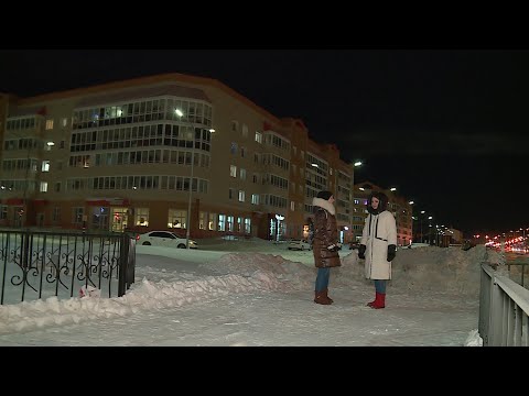 Видео: В Новом Уренгое подростки бросали петарды под ноги прохожим