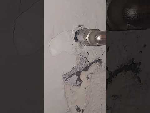 Видео: Потоп из за резьбового соединения, замурованного в стене.#ремонтвдоме #потоп #отопление #сварка