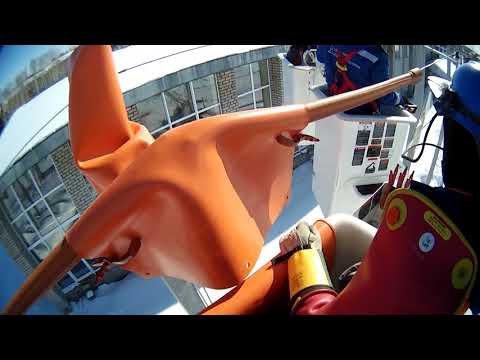 Видео: Замена изолятора на ВЛ-10кВ под напряжением