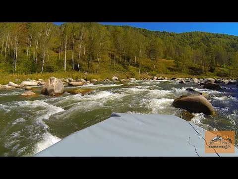 Видео: река Песчаная - попытка пройти каньон Щеки на моторной лодке. Местные крутили у виска.