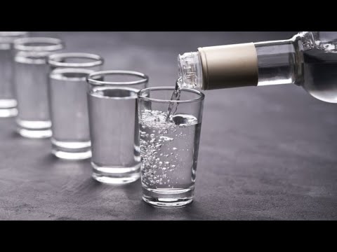 Видео: 10 заблуждений о водке, которые многие продолжают воспринимать за истину