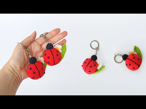 Видео: 🐞🐞Как вязать БОЖЬЮ КОРОВКУ крючком / Брелок амигуруми 🐞🐞