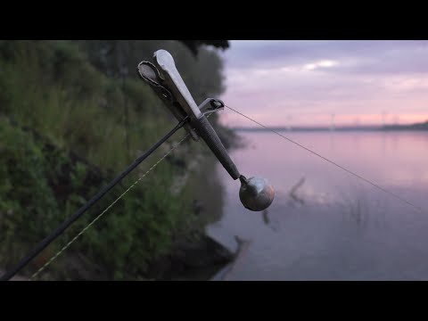 Видео: Рыбалка с ночёвкой РЕКА ОКА! Рыбалка в августе на Оке!