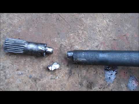 Видео: Сломался передний мост, или как я заварил полуось.