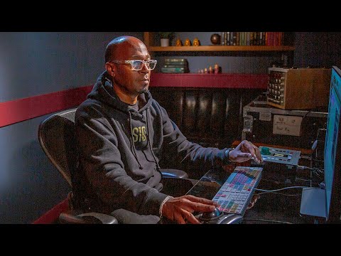 Видео: Создание вокальных стеков с Куком Харреллом