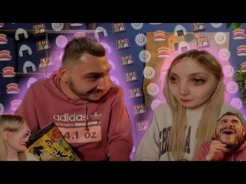 Видео: юлик и даша едят японские сладости
