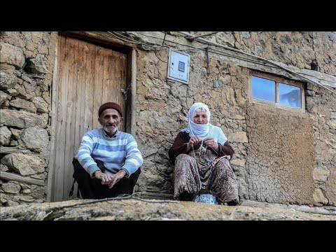 Видео: Сложная деревенская жизнь в горах Турции