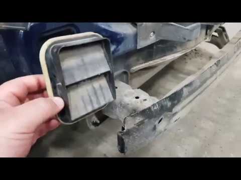 Видео: Вода в багажнике форд фокус 3 хэтчбек, снимаем задний бампер и фары.