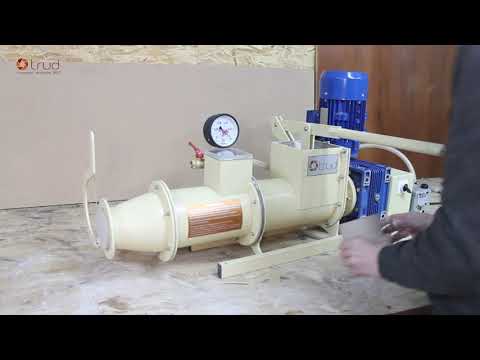 Видео: Экструдер для глины с вакуумированием модель - ЭМ2В