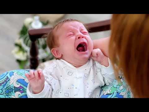 Видео: Выгибание спины у младенца: причины, решения и повод для беспокойства