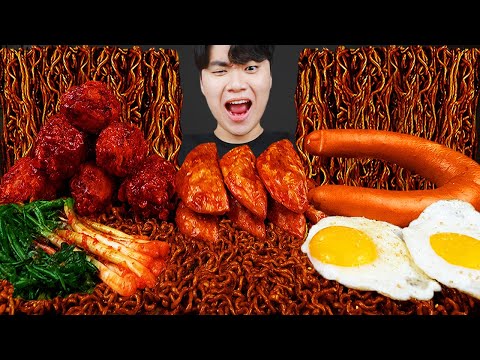 Видео: ASMR MUKBANG | Жареный цыпленок, лапша с черной фасолью, кимчи, колбаса звук еды!