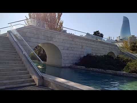 Видео: Золотая осень в  МАЛЕНЬКОЙ ВЕНЕЦИИ в Баку🍁ДЯНИЗ МОЛЛ🌊На паровозике по НАБЕРЕЖНОЙ БУЛЬВАРА Баку🚂#baku