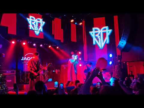 Видео: Ravanna - Стреляй