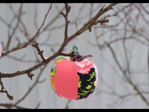 Видео: Как сшить яблоко.