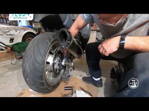 Видео: Kawasaki Concours 14 2008 года: проверка заднего колеса, замена тормозов и подшипников