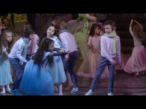 Видео: "Сказки гуляют по свету" - "Новогодний карнавал 2017"