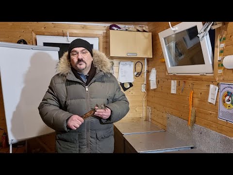 Видео: 🔴 Лечение пчёл от клеща Варроа зимой 🔴