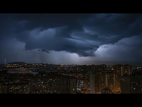 Видео: Вечерняя гроза в Красноярске, 21 августа 2024.