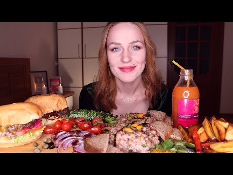 Видео: MUKBANG | тартар из говядины, бургеры | beef tartare, burgers не ASMR